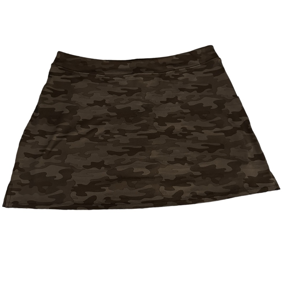 Soybu Sport skirt shorts skort, black camouflage print. Women’s size 2X. NWT